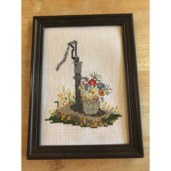 Vintage Needlepoint Rustic Water Pump with Flowers 5.5x7.5x1 - Picture 4 of 6